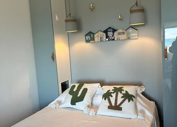 Waterfront Bergerie Апартаменты *
